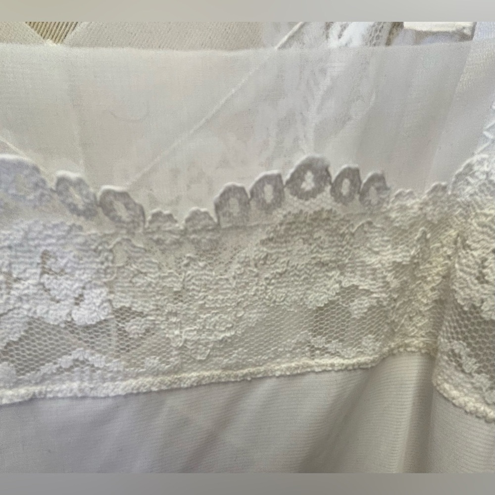 Philmaid Vintage Sheer Slip Dress Beautiful lace detail at the front and hemline - Picture 4 of 12
